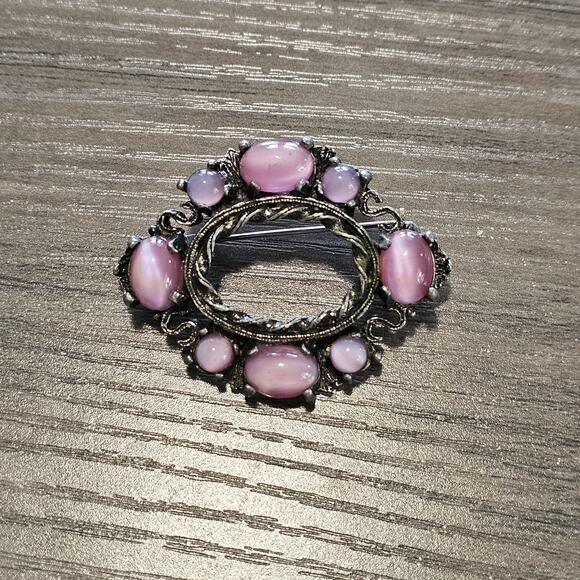 Vintage Miracle Pink Moonglow Prong Set in Silver Oval Brooch - Picture 6 of 6